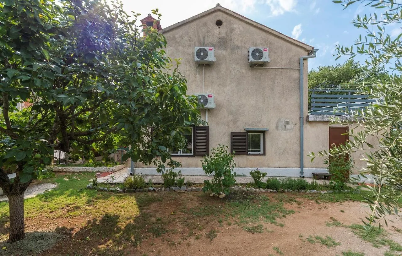 Holiday House Manuel In Tar Croatia